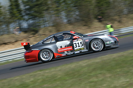 Claus Christensen har på rekordtid omstillet sig fra Renault Clio til Porsche 997.